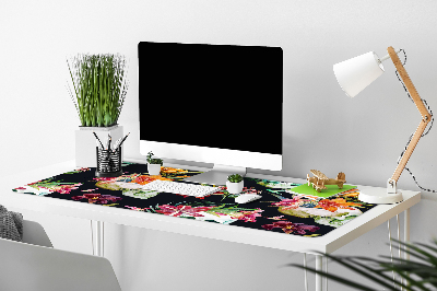 Íróasztal alátét Koponyák és virágok